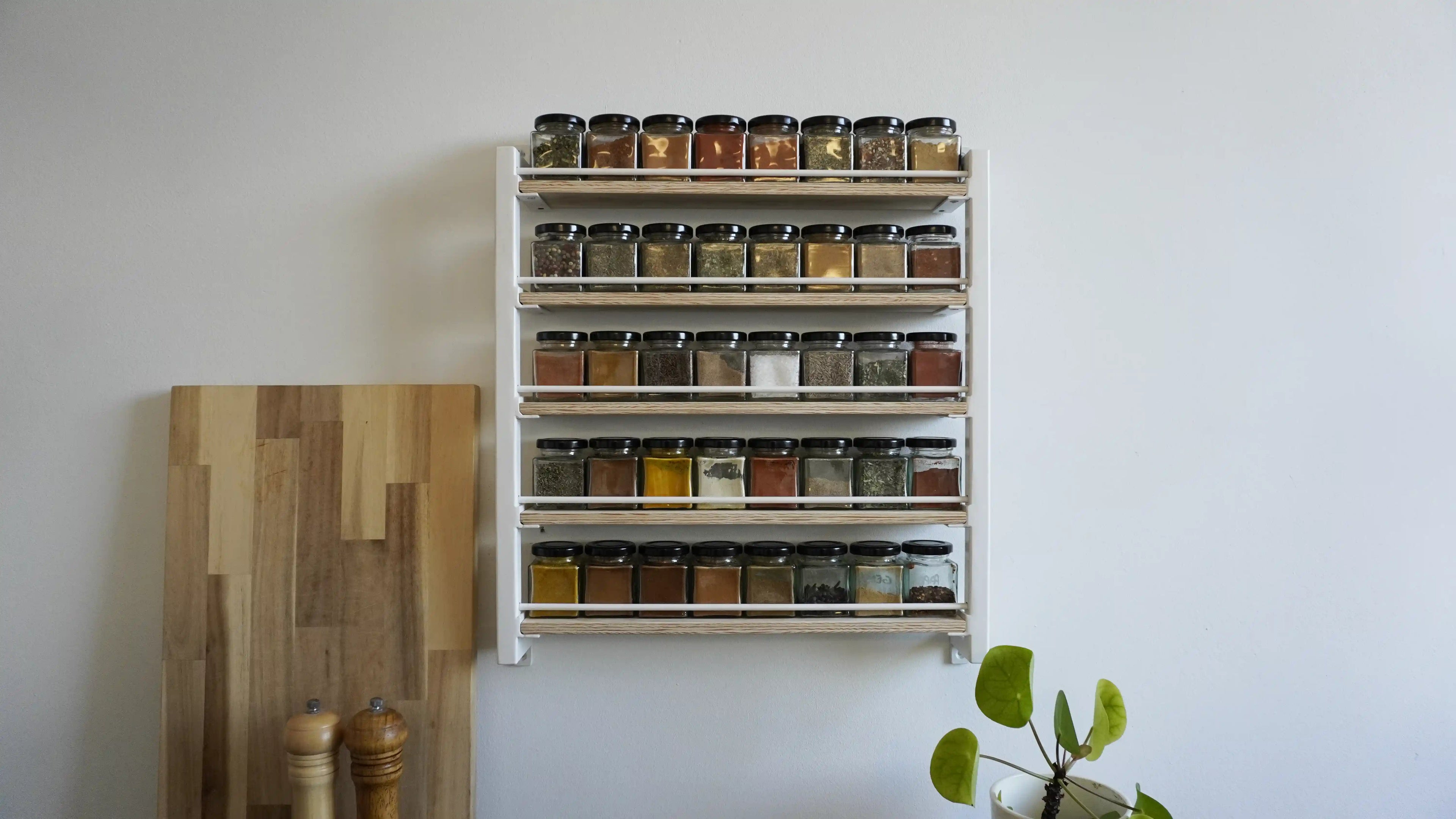 Stahl- und Holz-Gewürzregal (Weiß - 40 Gläser)