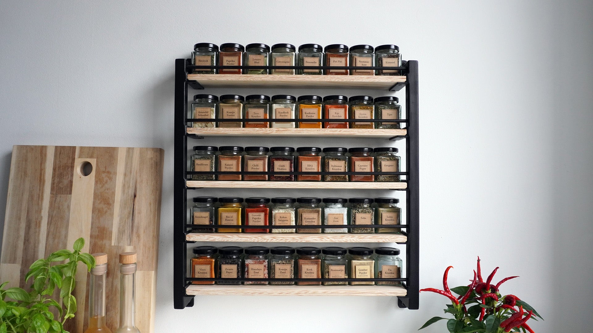 Gewürzregal aus Stahl und Holz (40 Gläser)
