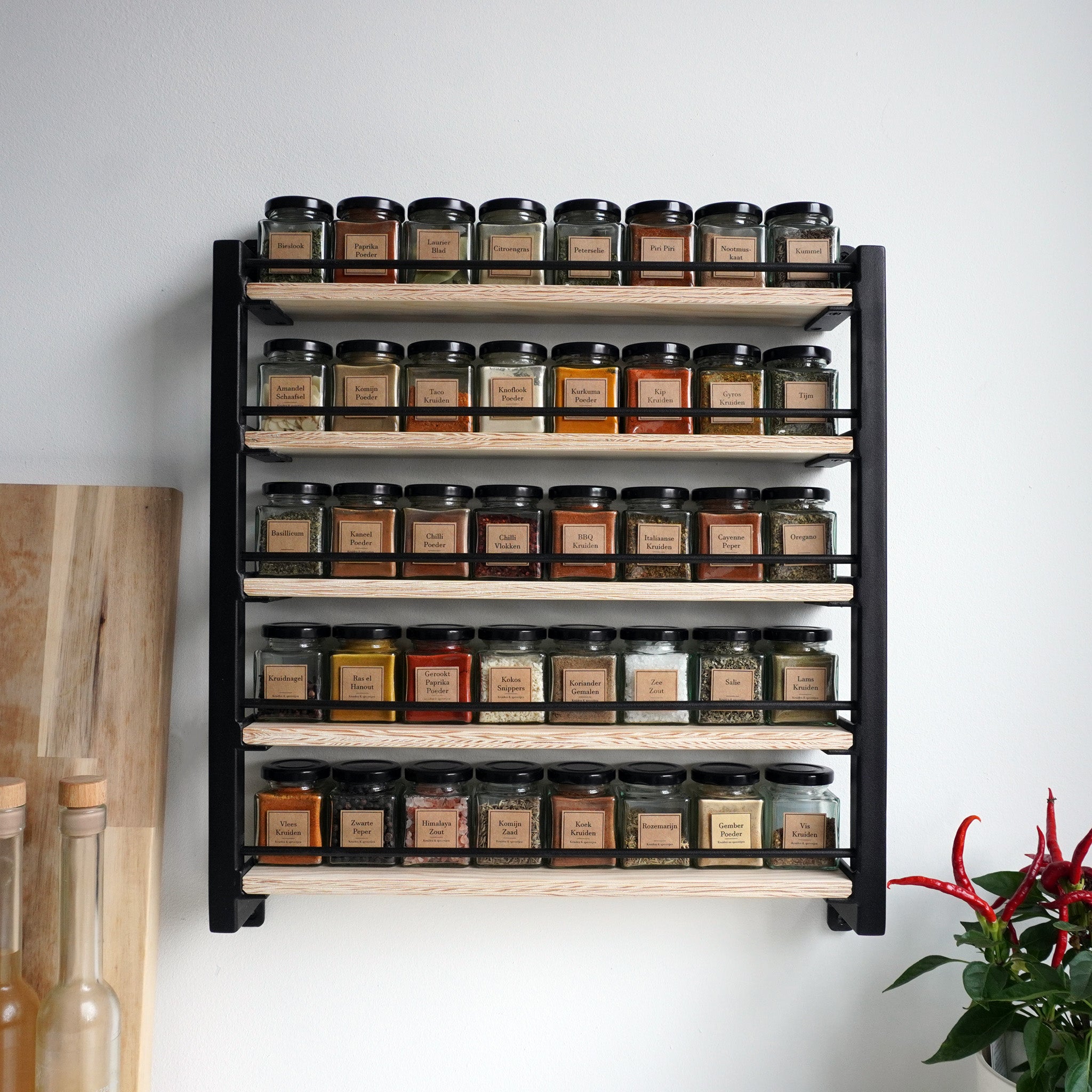 Gewürzregal aus Stahl und Holz (40 Gläser)
