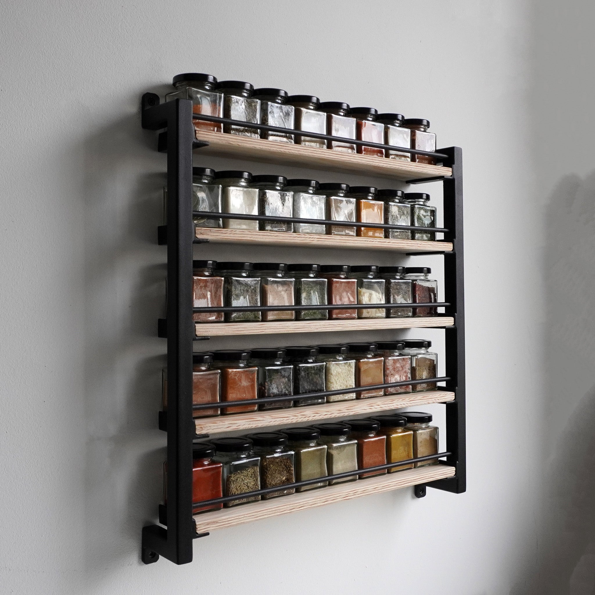 Gewürzregal aus Stahl und Holz (40 Gläser)