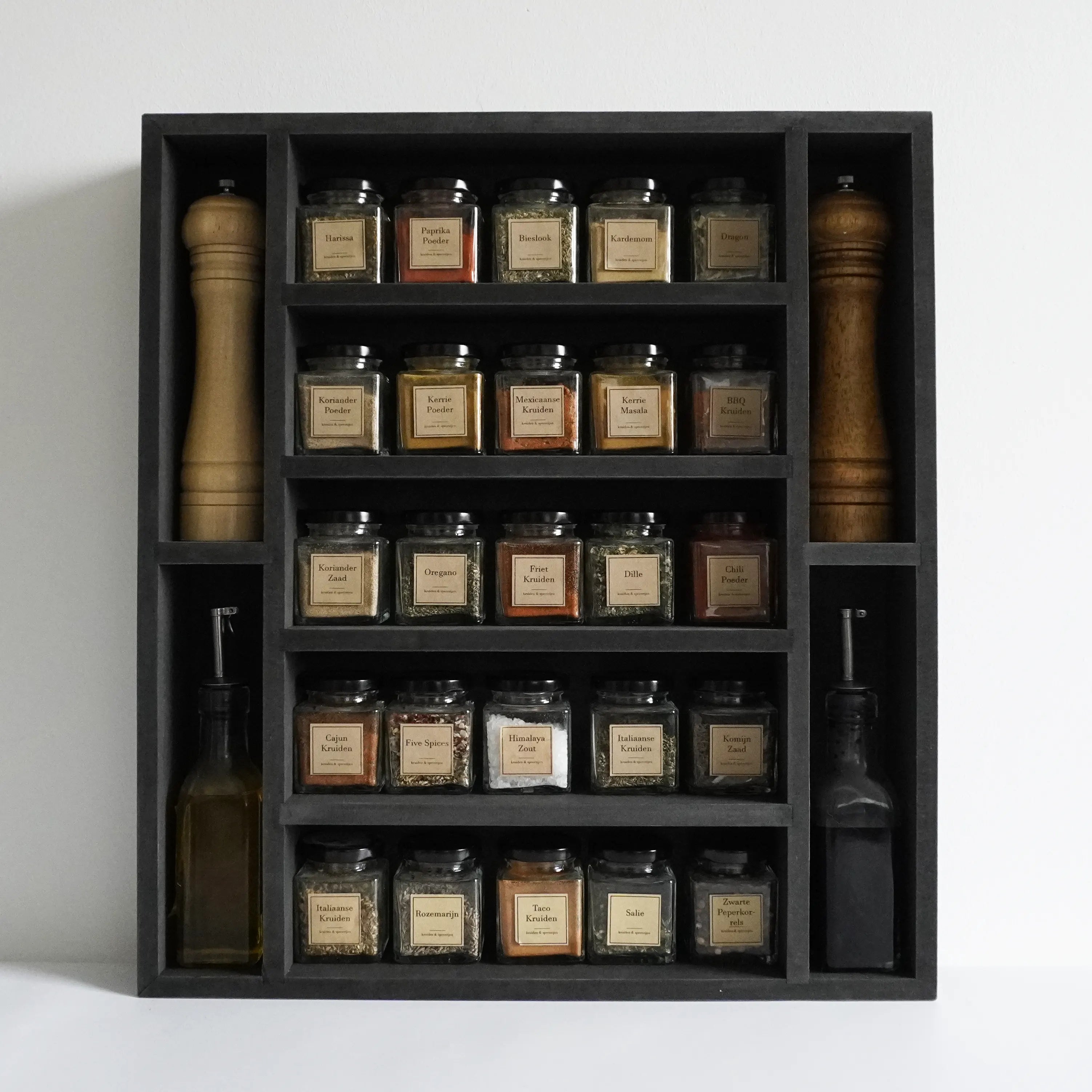Schwarzes Gewürzregal (25 Gläser und Salz- & Pfefferstreuer)