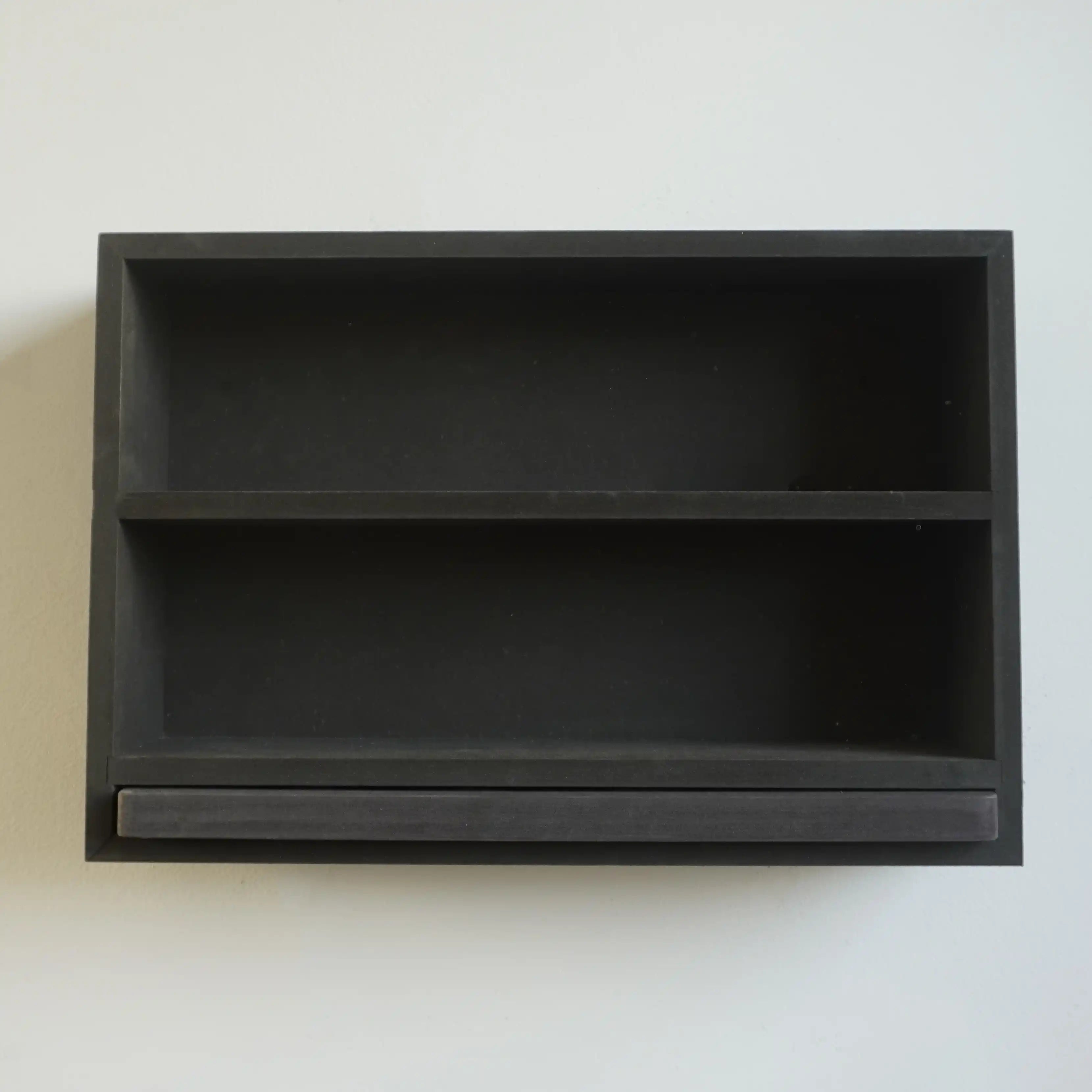 Teeregal mit schwarzem Servierbrett – inklusive 12 Teedosen