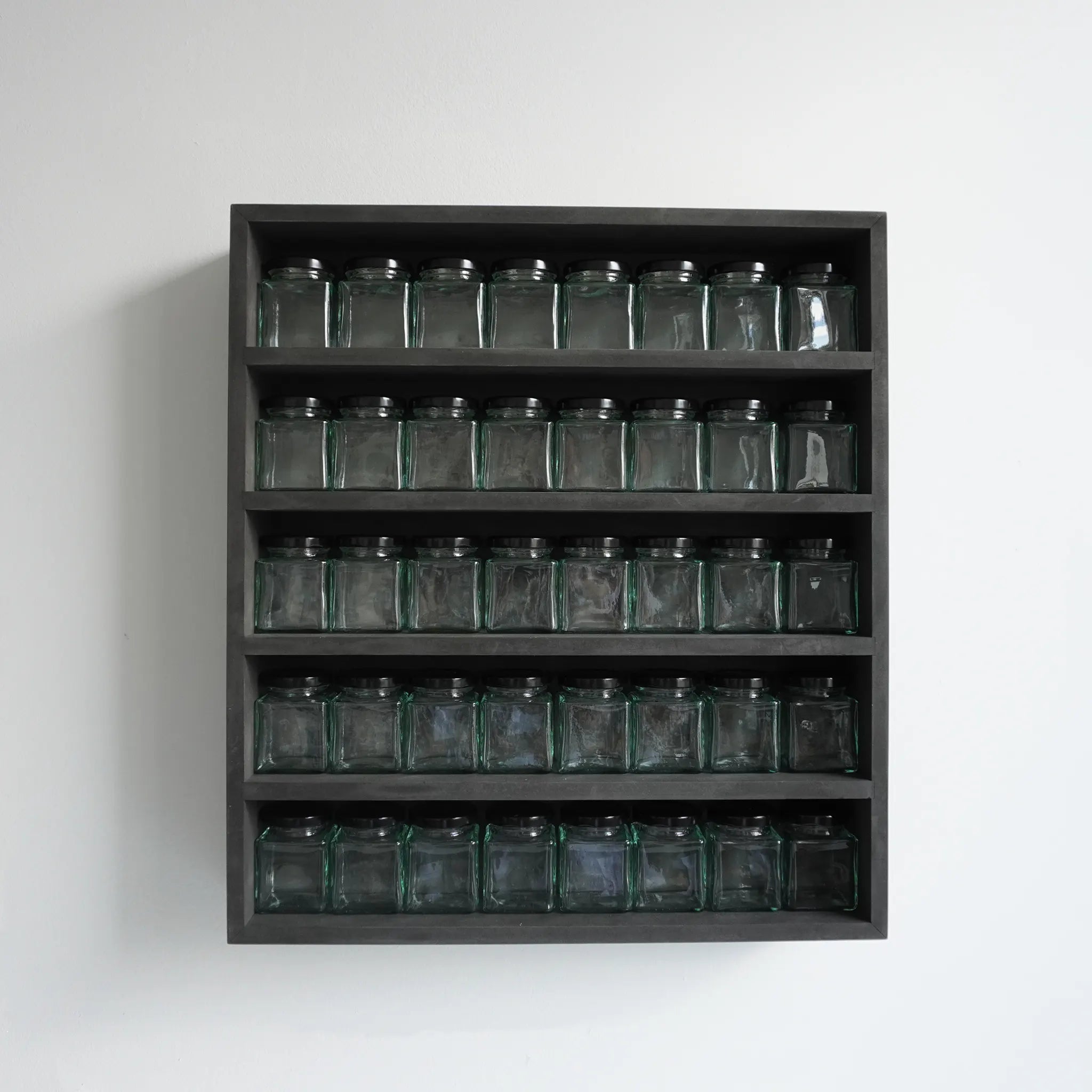 Schwarzes Gewürzregal (40 Gläser)